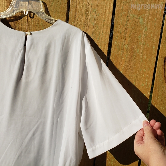 White Short Sleeved Shell Blouse 1X - Picture 4 of 6